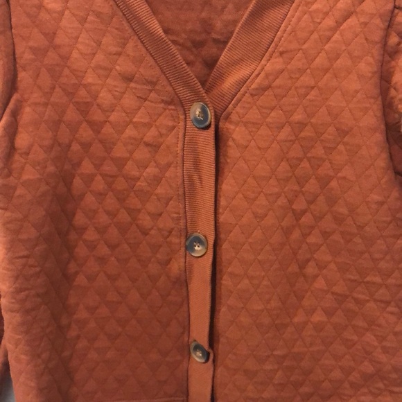 NWOT - Time and Tru - Brown Quilted Button-Up Sweater with Puffed Sleeves - Picture 4 of 5